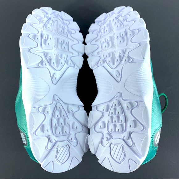 Children's K-Swiss Sneaker- Kids Size 5.5 - Picture 7 of 7